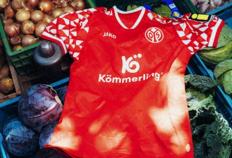 虎扑社区-美因茨05足球俱乐部发布25/26赛季全新主场球衣