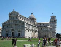 虎扑-比萨：中韩無(wú)证导游非法介(jiè)绍比萨斜塔 面临巨额罚款(kuǎn)