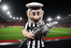 虎扑平台-英乙球队的“冻鱼”，“拍肿了”曼联的脸