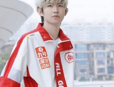 虎扑首页-AG超玩会夺冠有望，狼队弱点被找到，网友支招：二草抓道崽