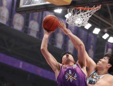 hupu虎扑-体育总局终於(yú)松(sōng)口了，籃(lán)球開(kāi)放外资，支持(chí)各省乱斗