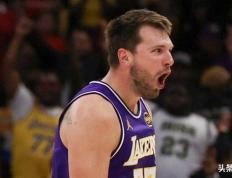 虎扑下载-湖人队东契奇对阵火箭的精彩表现，为湖人史无前例的7连胜画句号