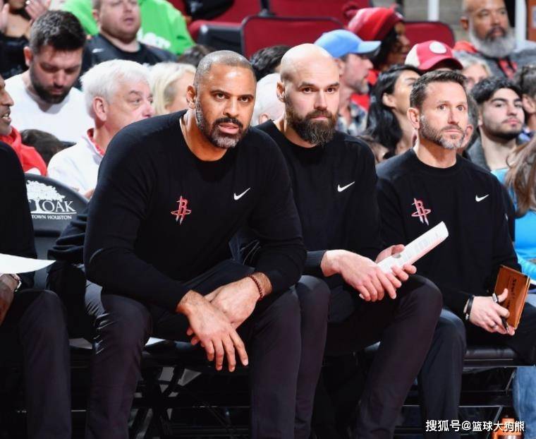 虎扑app-球风强硬！火箭队斯通点赞4位悍将，3人特殊训练方式，也大获好评