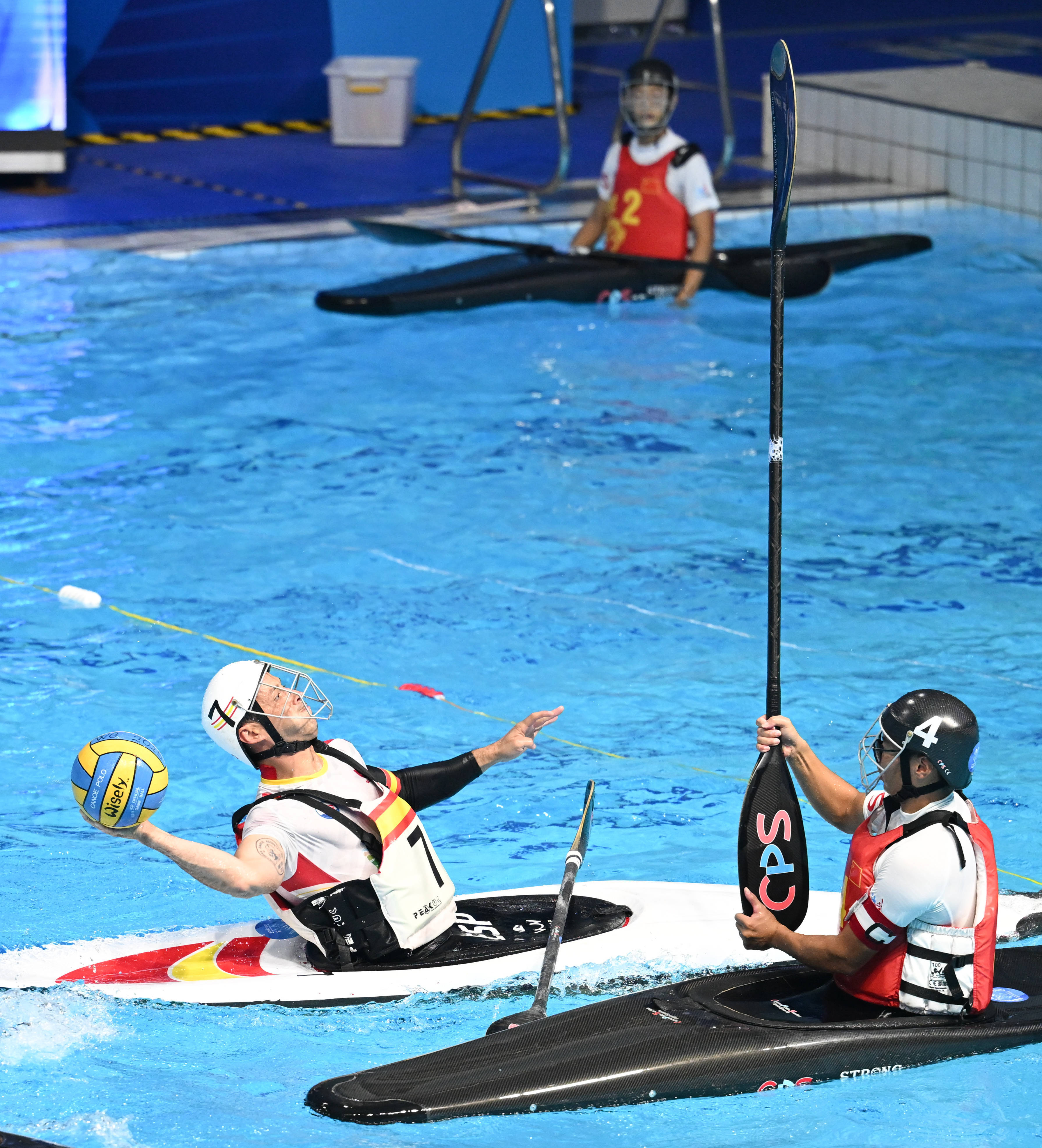 虎扑平台-（成都世运会）皮艇球——男子第5-8名安慰赛半决赛：中国队不敌西班牙队