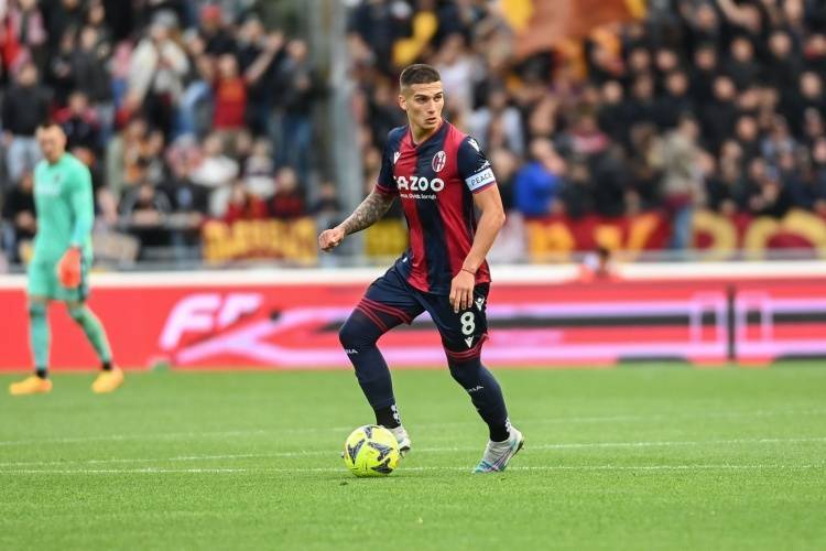 虎扑下载-迪马济奥：罗马努力引进多明戈斯，继续与博洛尼亚、球员团队接触