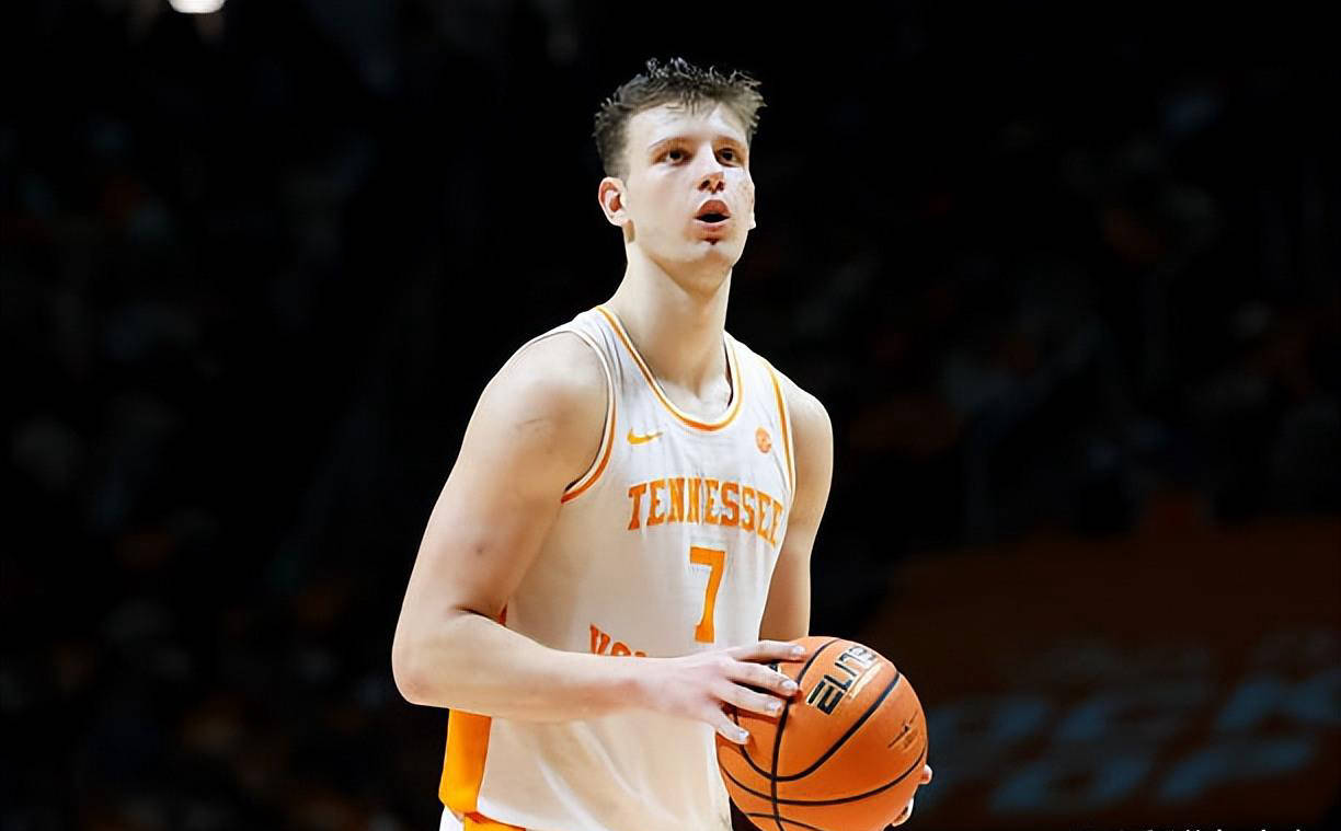 虎扑社区-波兰内线新秀签约费城76人，或缺席欧洲杯