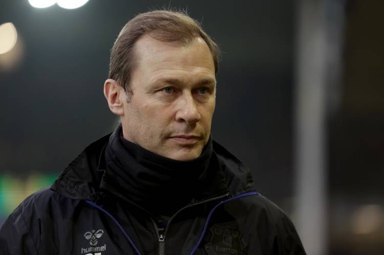 虎扑官网-埃弗顿名宿弗格森出席球迷父亲葬礼,网友:他是真正的人民英雄