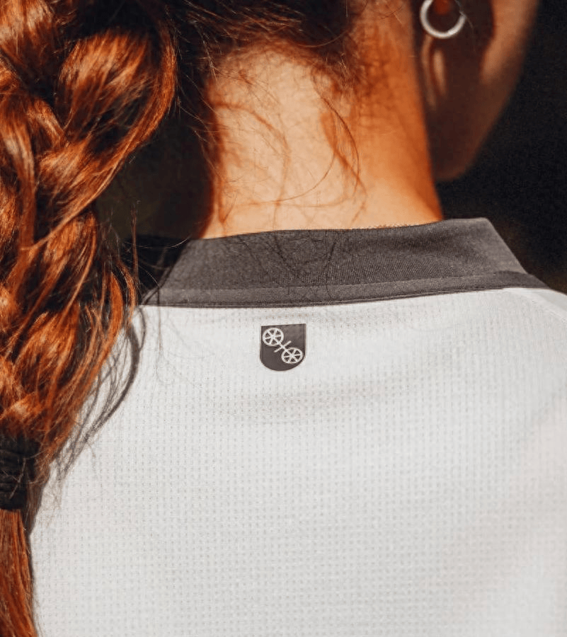 虎扑平台-复古与潮流融合！美因茨05新客场球衣发布，或成日常穿搭新寵(chǒng)