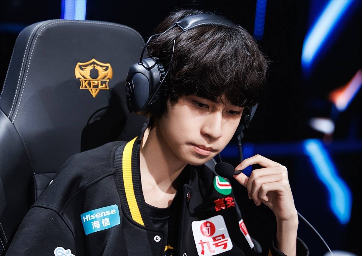 虎扑首页-AG超玩会夺冠有望，狼队弱点被找到，网友支招：二草抓道崽