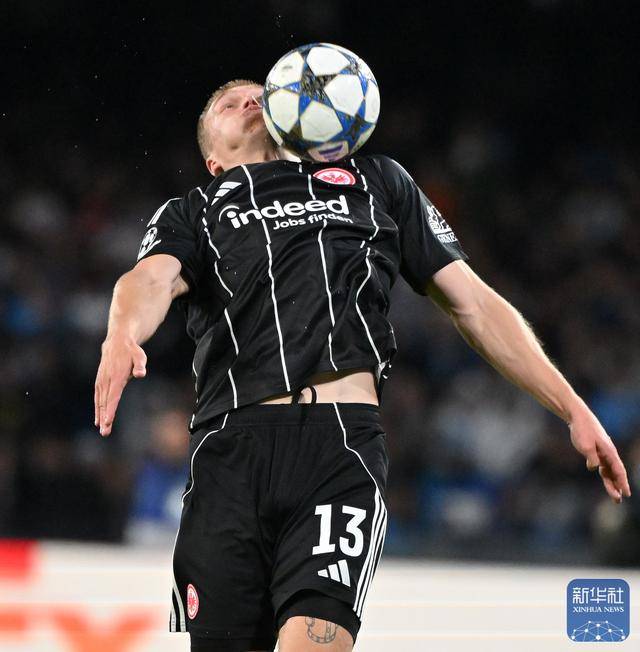 虎扑NBA-足球丨欧冠：那不勒斯平法兰克福