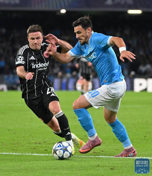 虎扑NBA-足球丨欧冠：那不勒斯平法兰克福