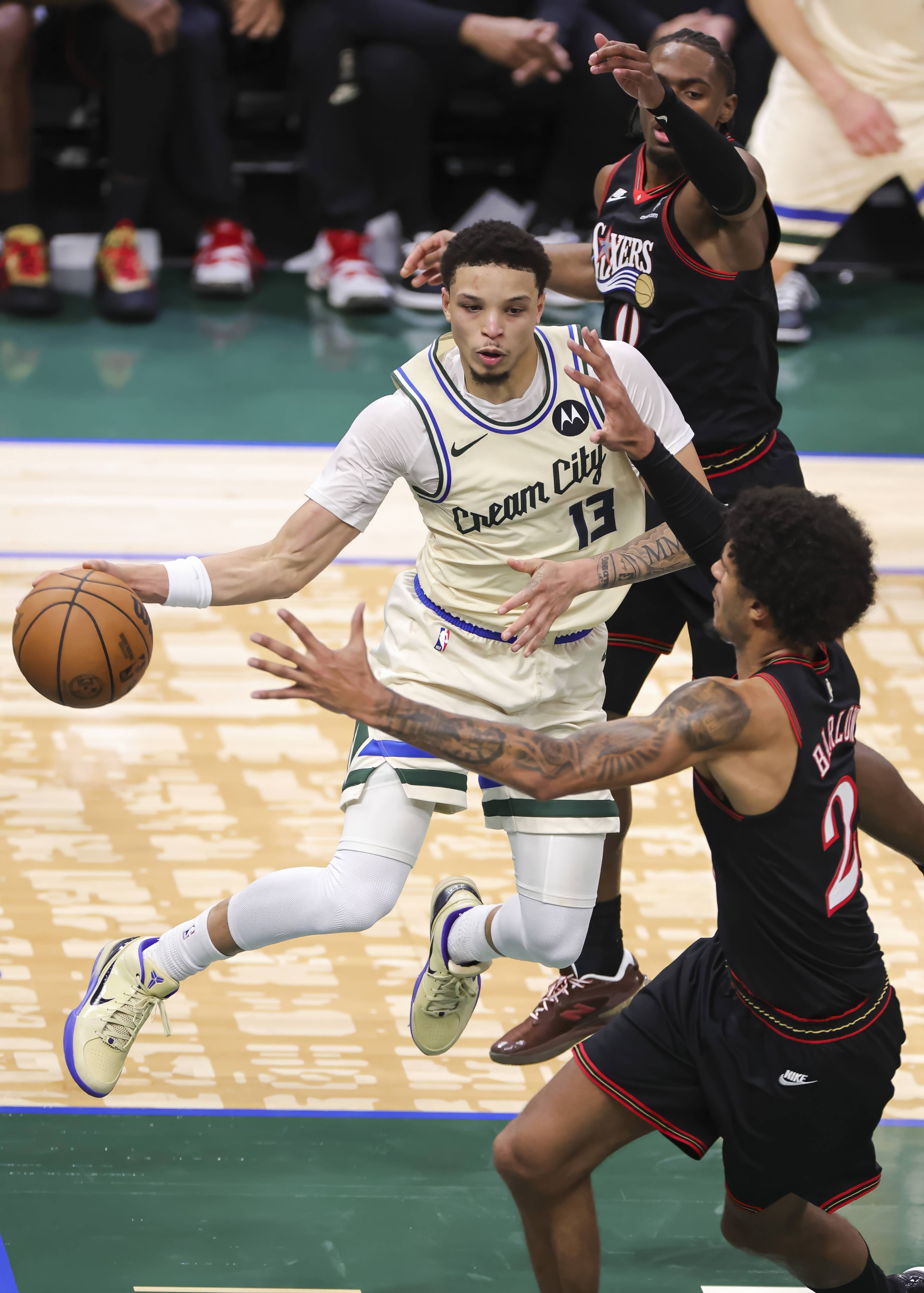 虎扑网址-（体育）篮球——NBA常规赛：76人胜雄鹿