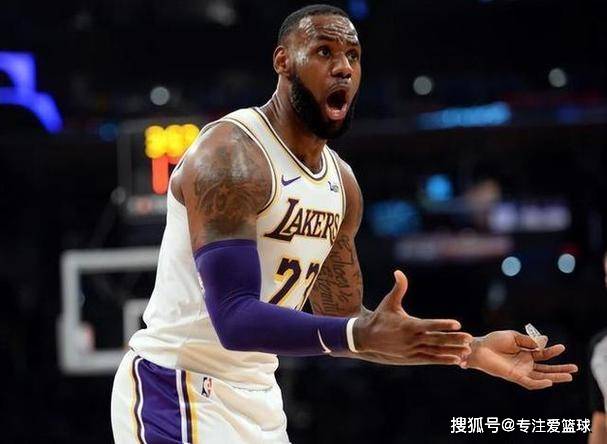 虎扑-詹姆斯正式决定试水自由市场！已撕毁湖人4500万羞辱合同(tóng)