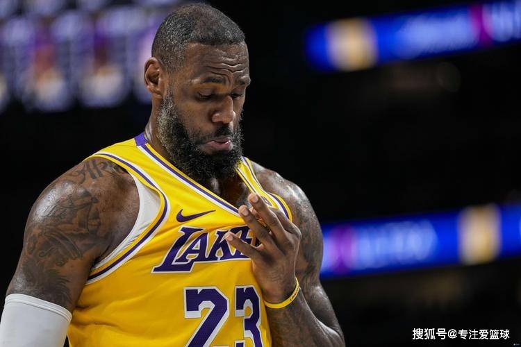 虎扑-詹姆斯正式决定试水自由市场！已撕毁湖人4500万羞辱合同(tóng)