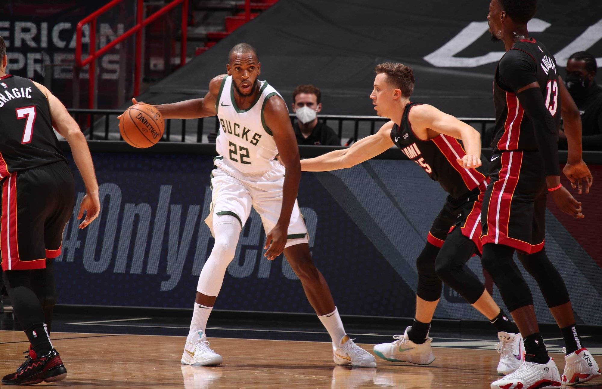 虎扑-美职篮 纽约尼克斯VS迈阿密热火：赛前预测