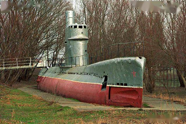 虎扑app-M-261型潜艇(tǐng)，A615项目（囌(sū)联）纪念碑，位于俄罗斯(sī)克拉斯(sī)诺达尔