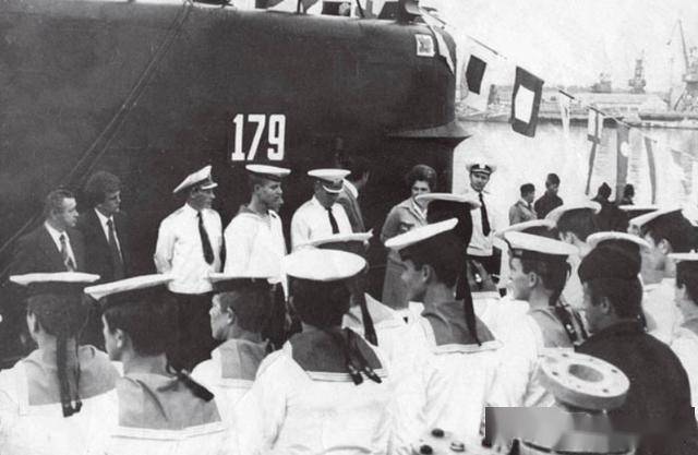 虎扑app-M-261型潜艇(tǐng)，A615项目（囌(sū)联）纪念碑，位于俄罗斯(sī)克拉斯(sī)诺达尔