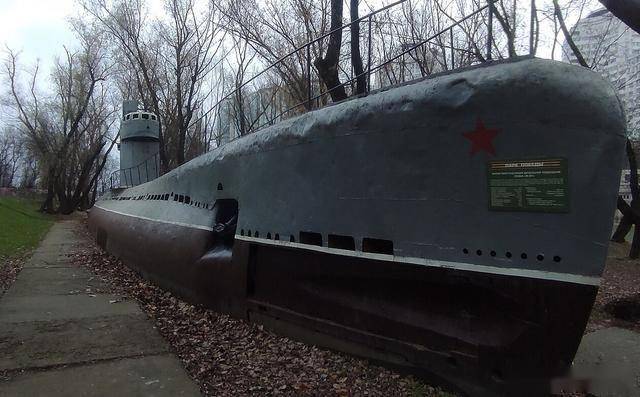 虎扑app-M-261型潜艇(tǐng)，A615项目（囌(sū)联）纪念碑，位于俄罗斯(sī)克拉斯(sī)诺达尔