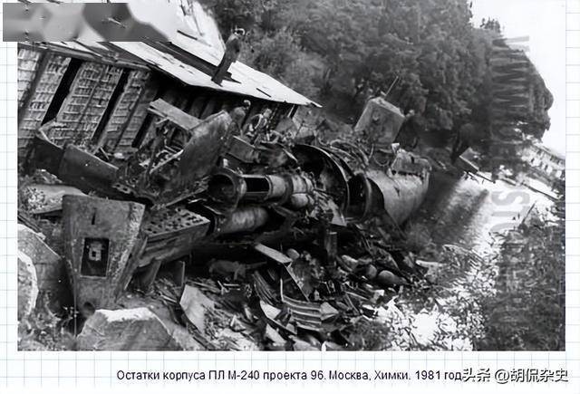 虎扑app-M-261型潜艇(tǐng)，A615项目（囌(sū)联）纪念碑，位于俄罗斯(sī)克拉斯(sī)诺达尔