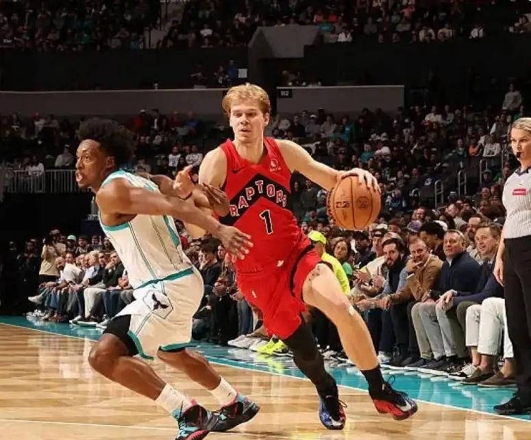 虎扑社区-塞克斯顿在夏洛特崛起，成为黄蜂重建的重要资产